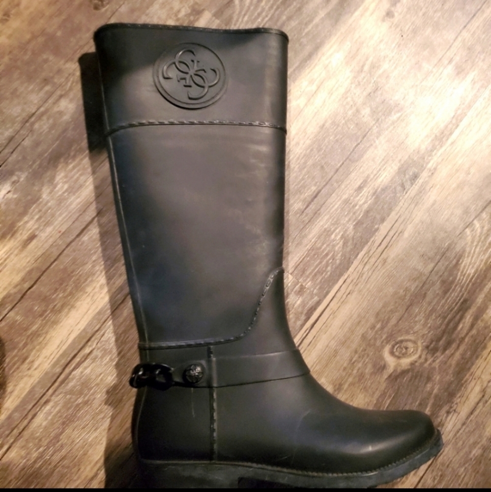Rain boots size 6 all black by Guess brand